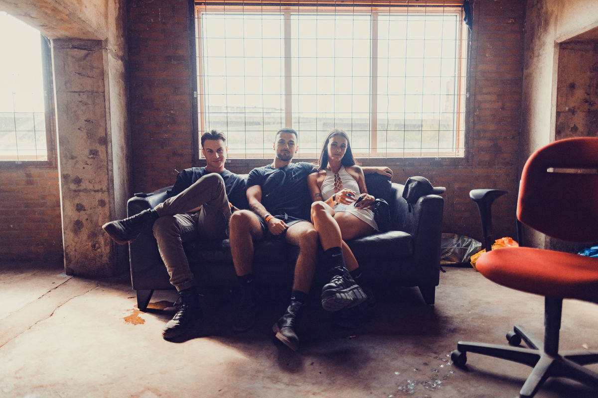 Loading... just a sec